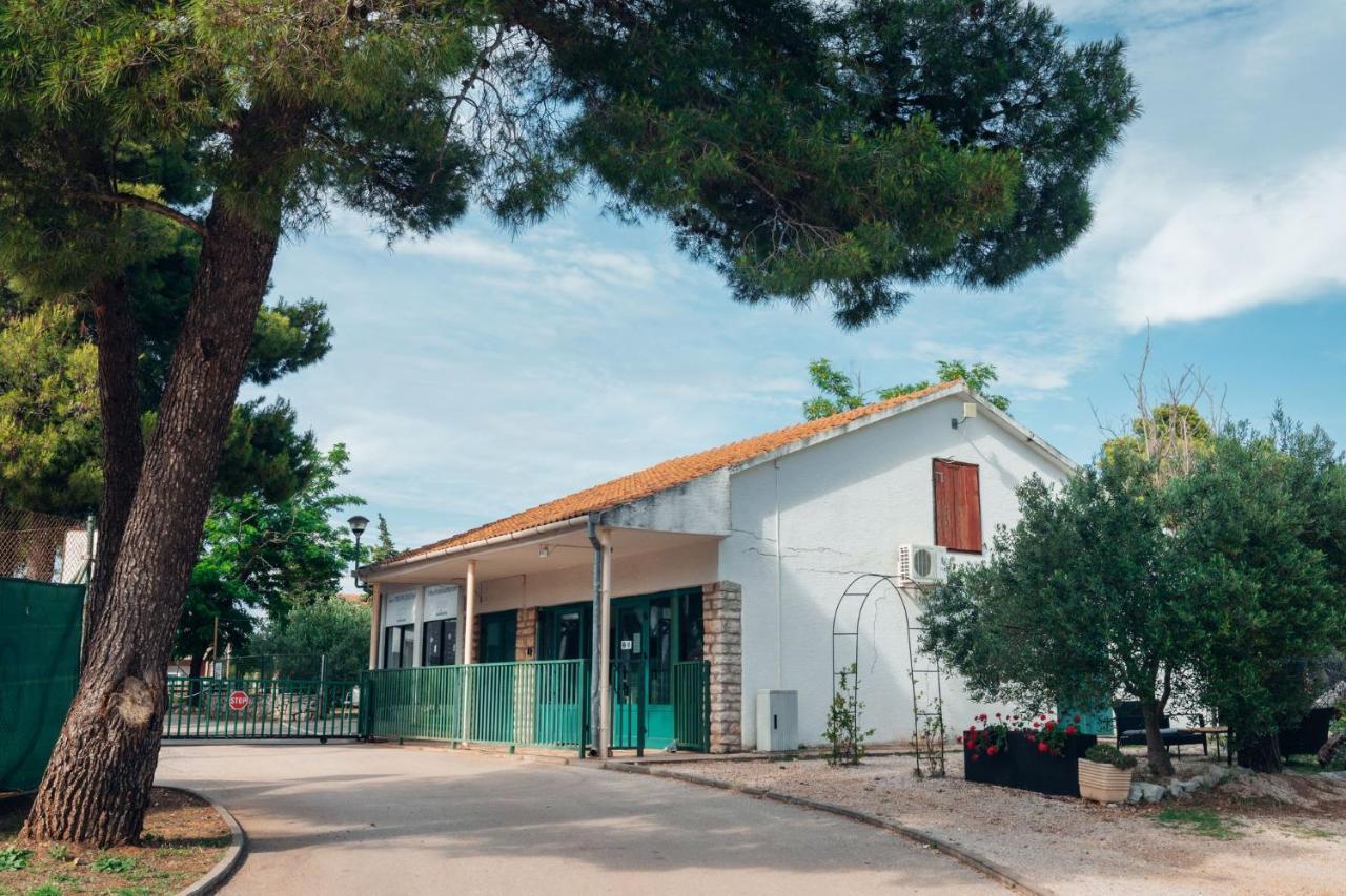 Hotel Croatia Camp Premium Vodice Esterno foto