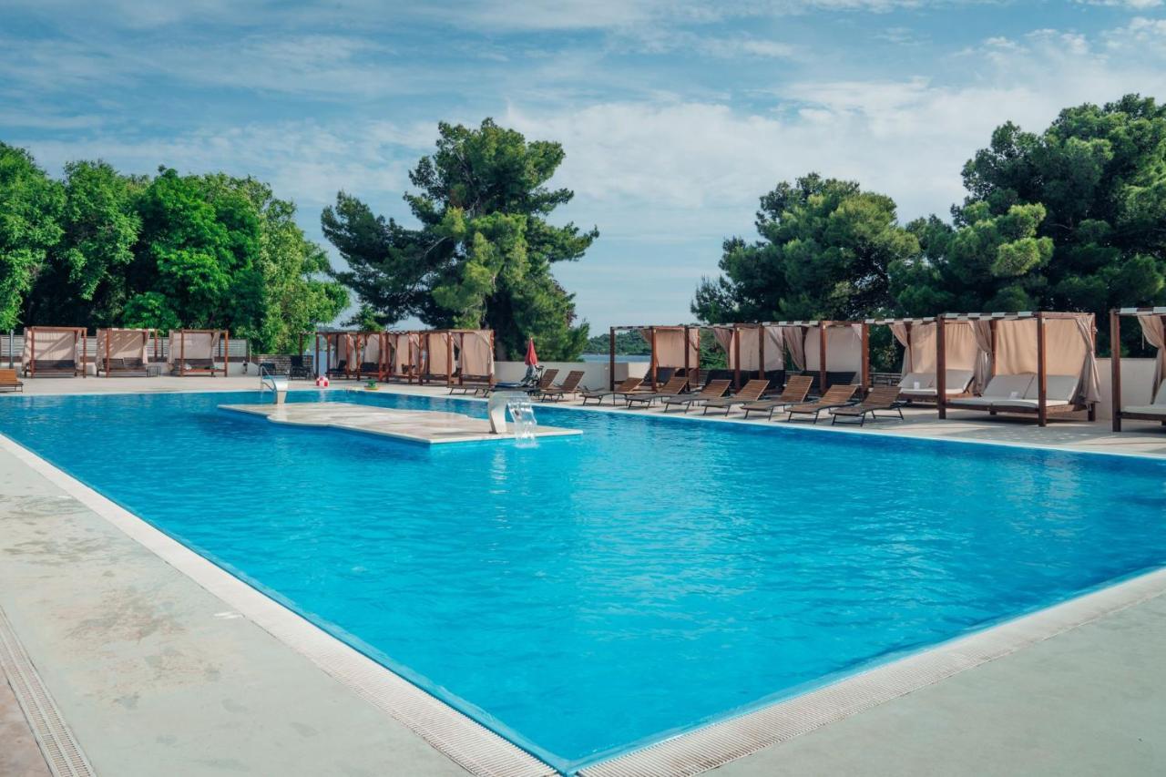 Hotel Croatia Camp Premium Vodice Esterno foto